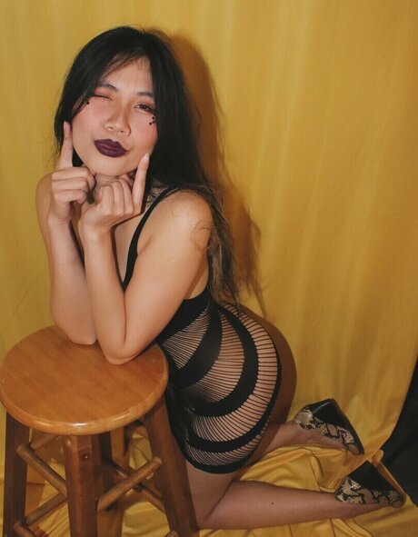 Bessy Q 高品質女優 写真