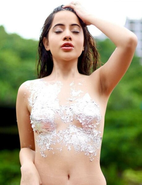 Urfi Javed セクシー女優 画像