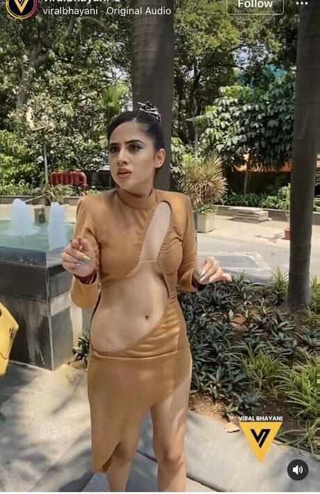 Urfi Javed セクシーなスター ギャラリー