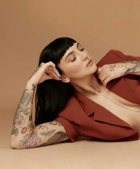 Julia Michaels 素敵なモデル 写真