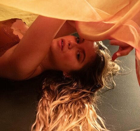 Sofia Reyes ヌードスター 写真