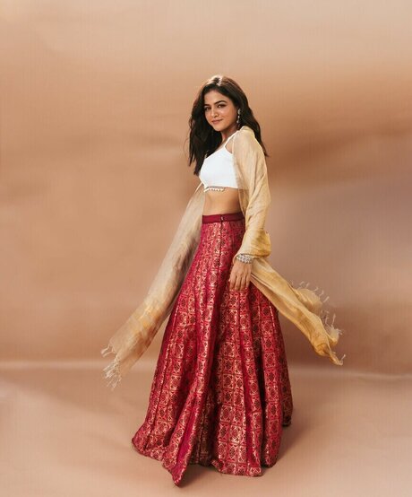 Wamiqa Gabbi ポルノスター HD ギャラリー