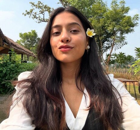 Divya Deshmukh 美しいモデル 画像