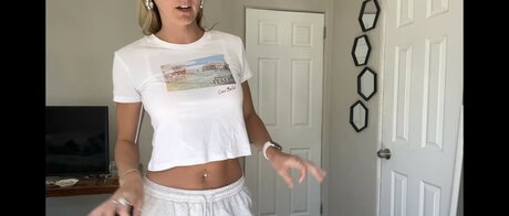 Beez ASMR ヌードモデル 画像