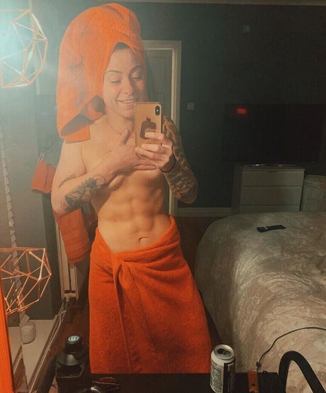 Lucy Spraggan アートスター 画像