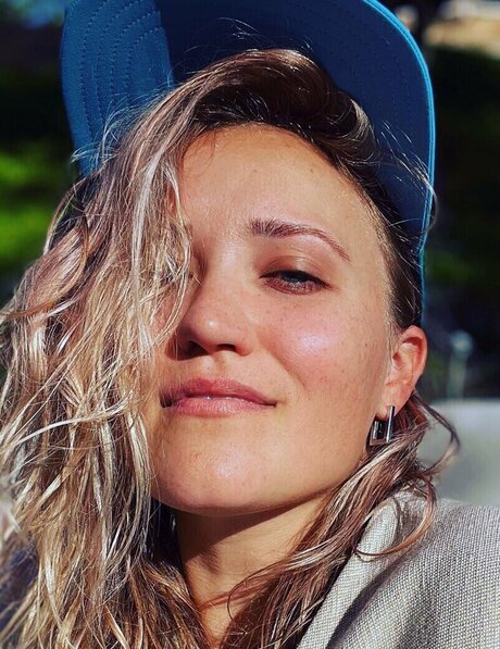 emilyosment 裸のモデル ギャラリー