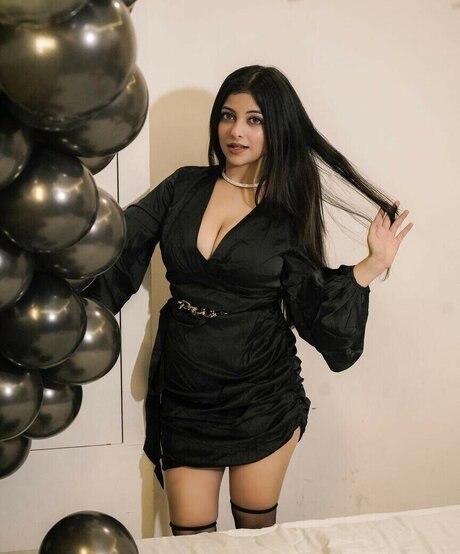 Riya Pandey アダルトモデル 写真