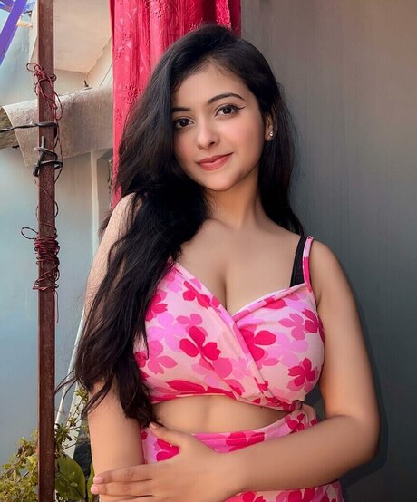 Riya Pandey エロティックモデル 画像