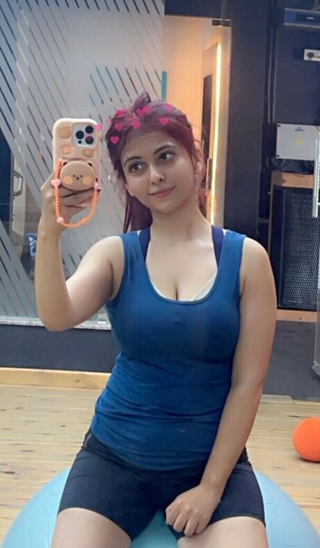 Riya Pandey HDモデル 写真
