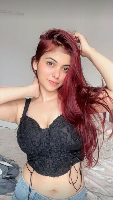 Riya Pandey エロティックなポルノスター 写真