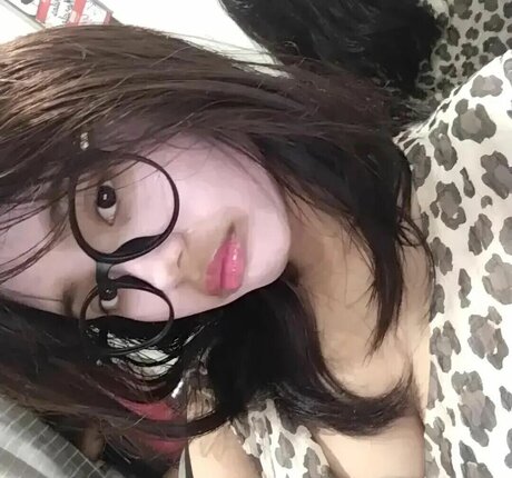Riska Saputri スター 裸 写真
