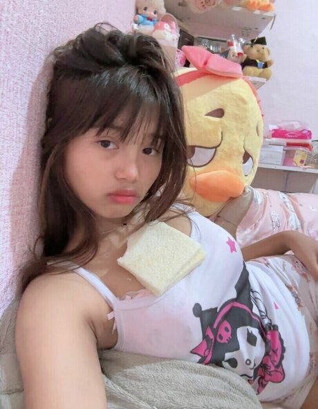 Riska Saputri セックスポルノスター 写真