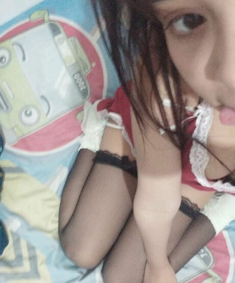 Riska Saputri 裸の女優 画像