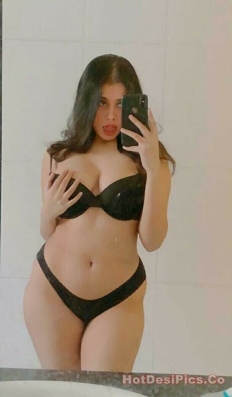 Nudrat Zahra Chowdhury xxxスター 画像