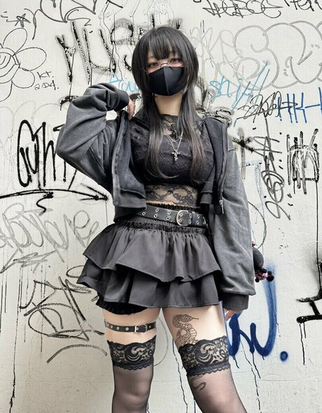 eye shiny アダルトスター 画像