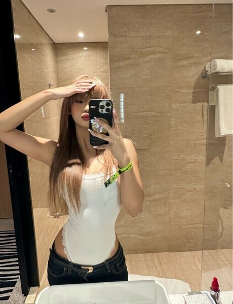jjayyerr  かわいいモデル 写真