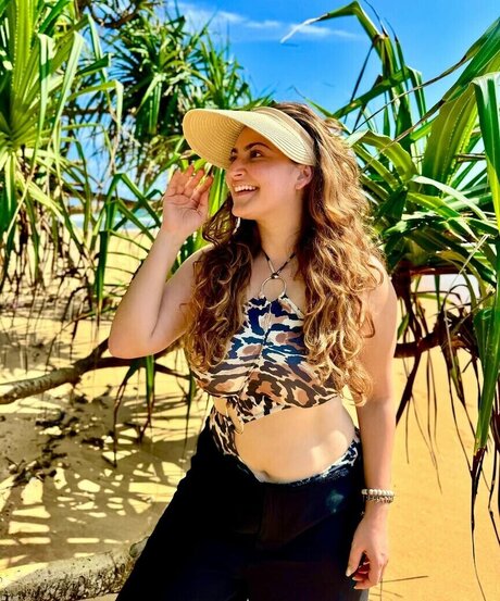 Shivaleeka Oberoi エロティックなスター 写真