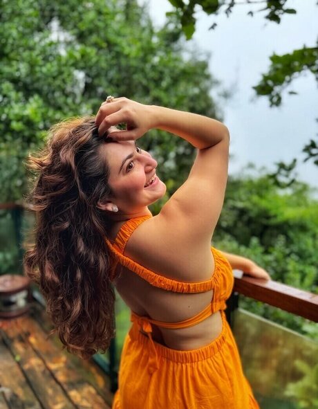 Shivaleeka Oberoi 美しいスター 画像