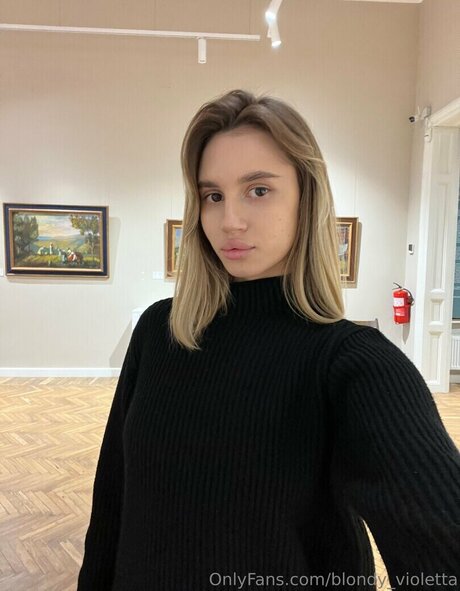 Mia Bloom 完璧なモデル 写真