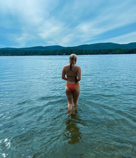 Michaela Osoro セクシーモデル 写真