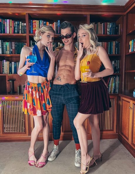 Molly Devon 高品質モデル 写真