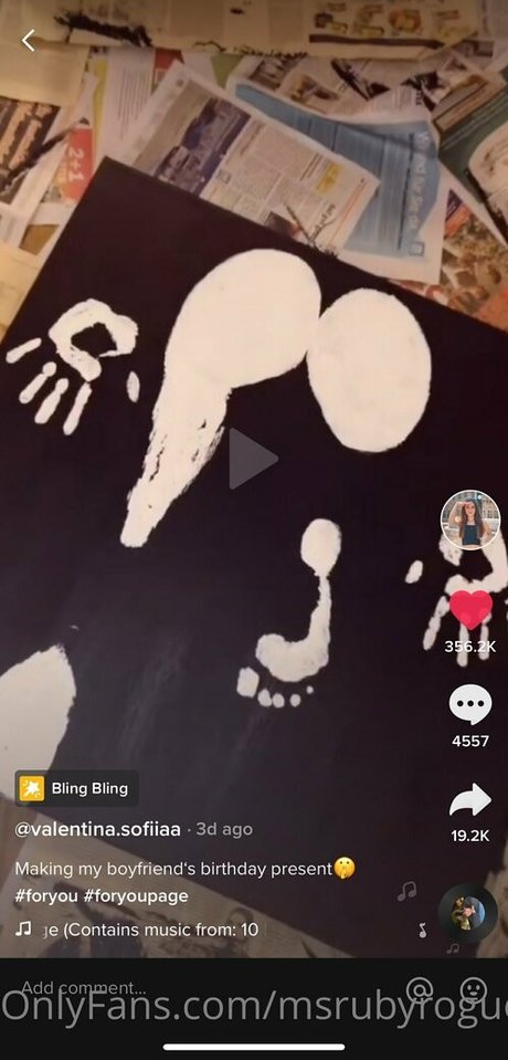 オイルを塗った黒檀のOnlyFans ホットヌード 写真