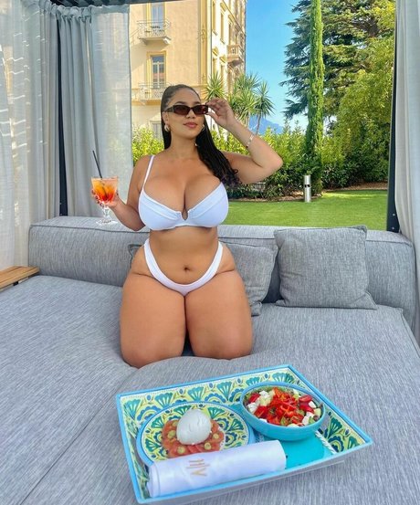 Katelyn Folasade HDモデル 写真