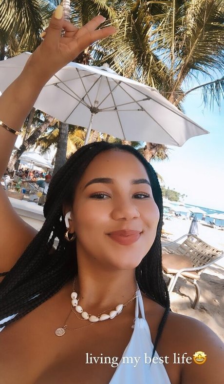 Katelyn Folasade エロティックなスター 写真