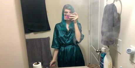 nobinova エロティックなスター 写真