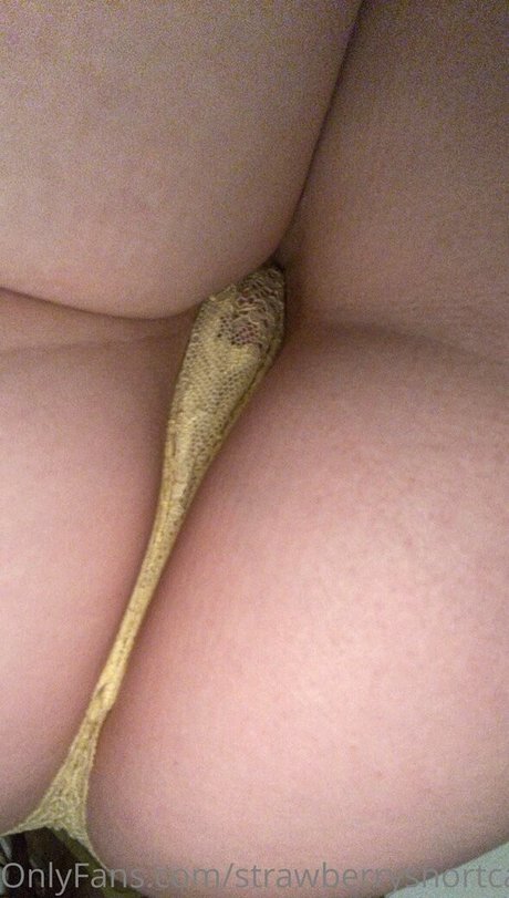 strawberryshortcakes420 top profile image