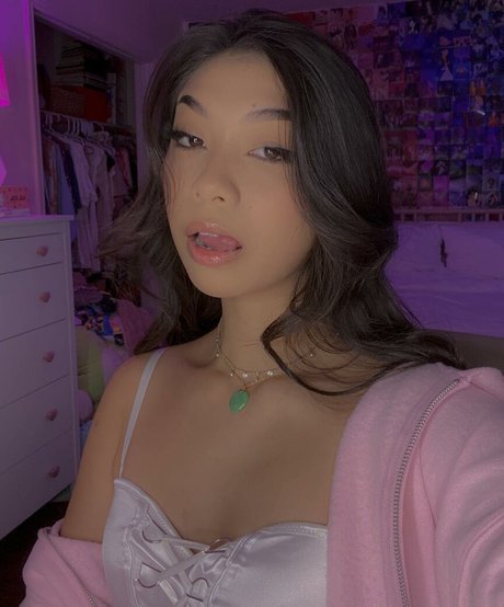 Trin Lovell アートモデル 画像