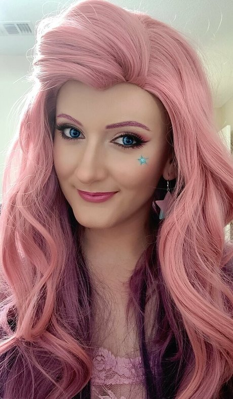 lindsaylovecosplay ヌードモデル 写真