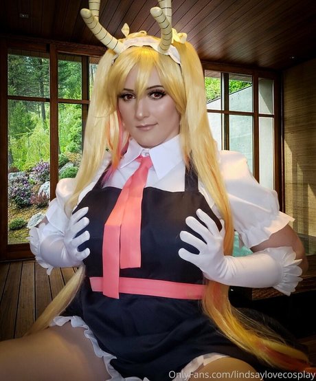 lindsaylovecosplay 裸モデル 写真