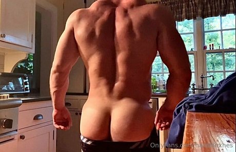 hard8inxhes ポルノスター 写真