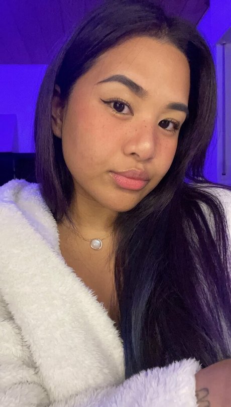 desireedeep かわいいポルノスター 写真