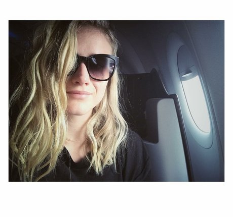 Olivia Taylor Dudley モデル ギャラリー