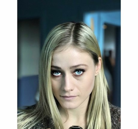 Olivia Taylor Dudley 可愛いモデル ギャラリー