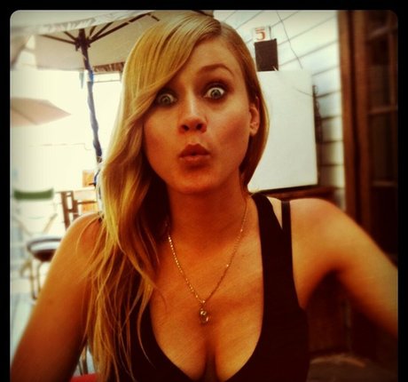 Olivia Taylor Dudley セックスモデル 写真