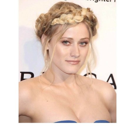 Olivia Taylor Dudley HDモデル 画像