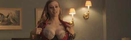 Olivia Taylor Dudley アダルトモデル 写真