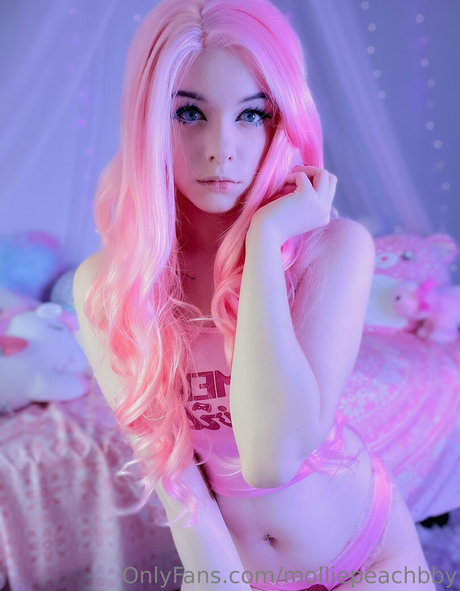 molliemewbby ポルノスター 写真