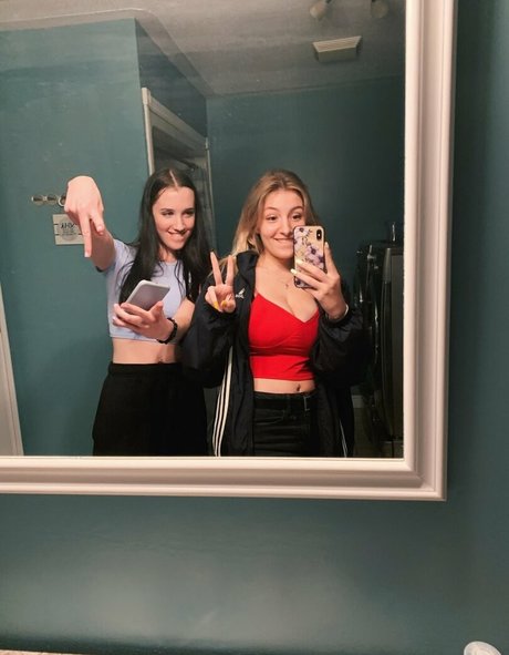 オンリーファンズでのセクスティング アートxxx 画像