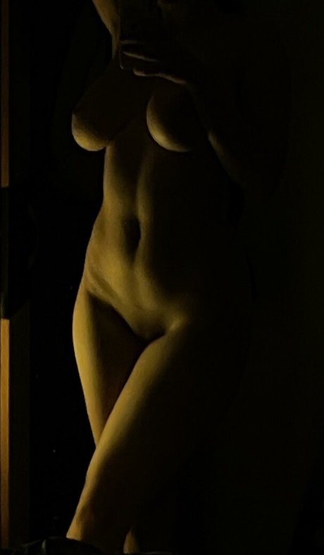 lustfullucy トップスター 写真
