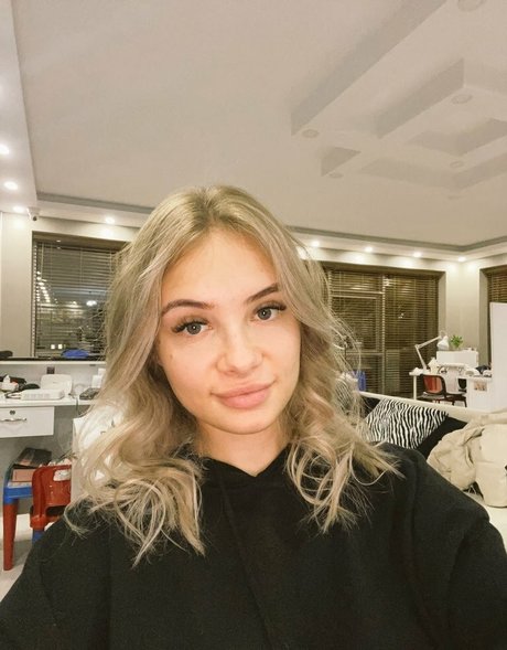 Esvittie セックス女優 画像