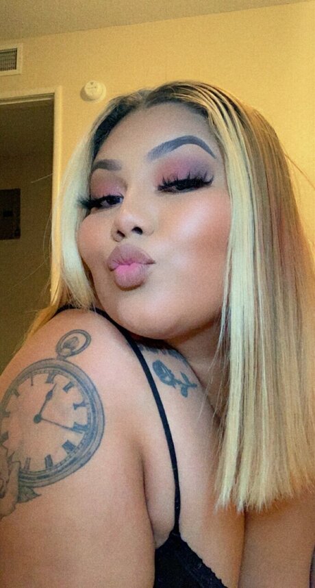Big Booty Mariii XXXモデル 写真