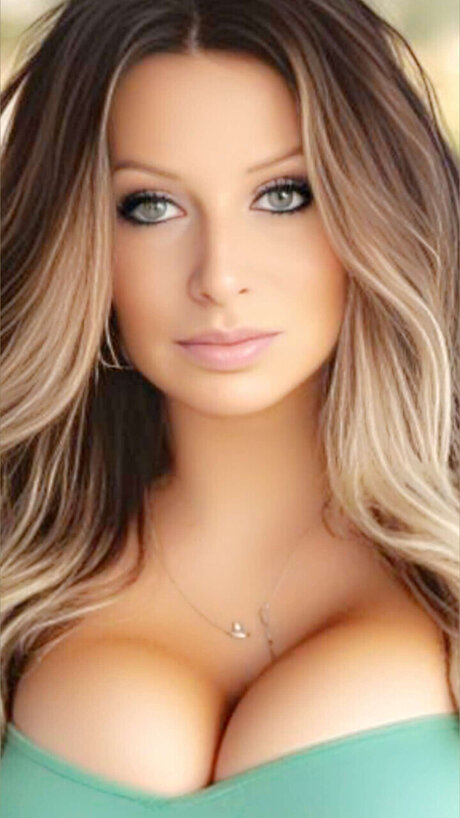 Cassandra Lynn  トップポルノスター 写真