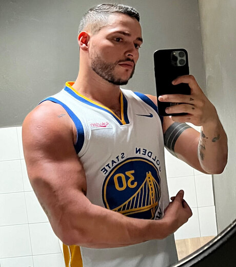 Julian Rojas ポルノスター ヌード 画像