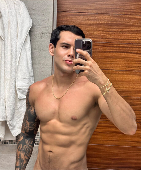 Giovanni Correa top profile image