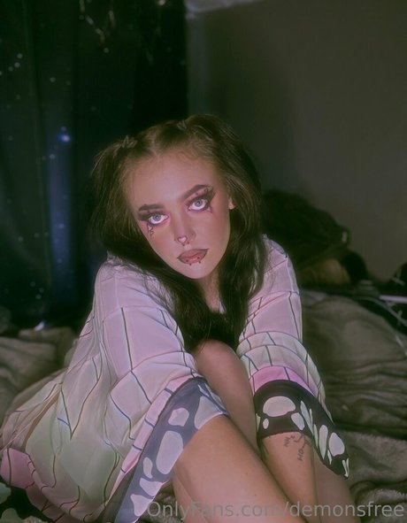 demonsfree ヌードモデル 写真