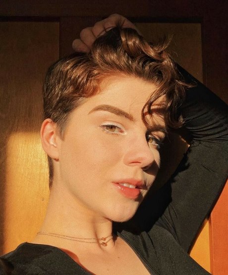 Morgan Eckroth セックススター 写真